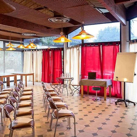 Ibis Budget Saint Christol Les Ales Exterior foto