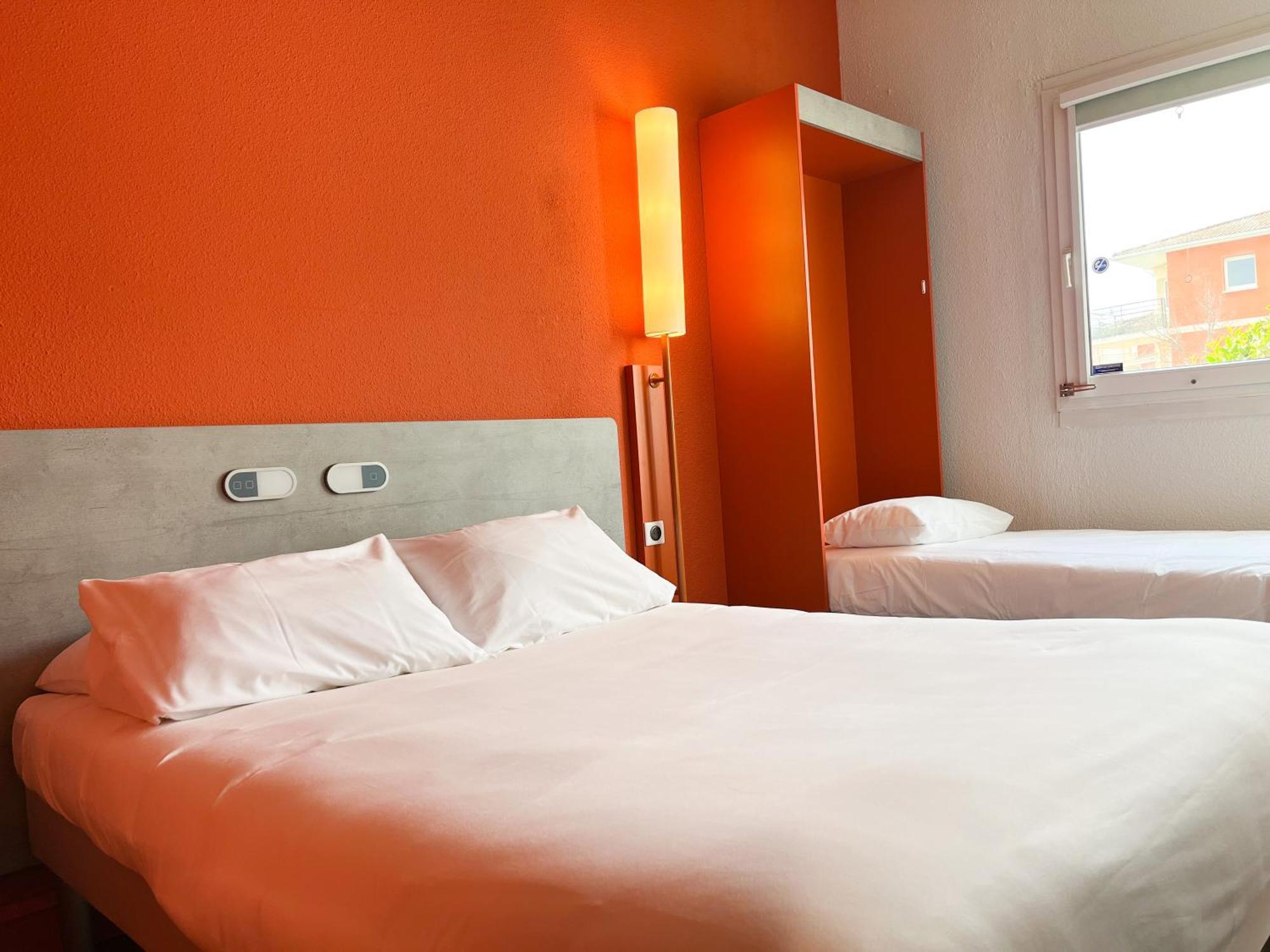 Ibis Budget Saint Christol Les Ales Exterior foto