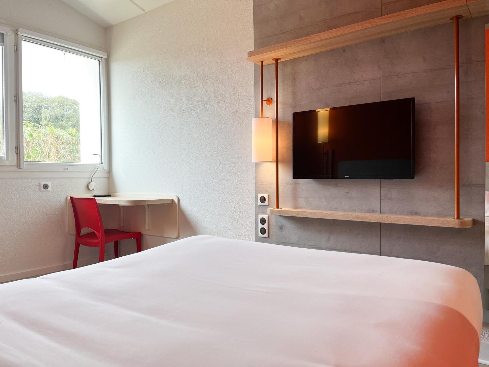 Ibis Budget Saint Christol Les Ales Exterior foto