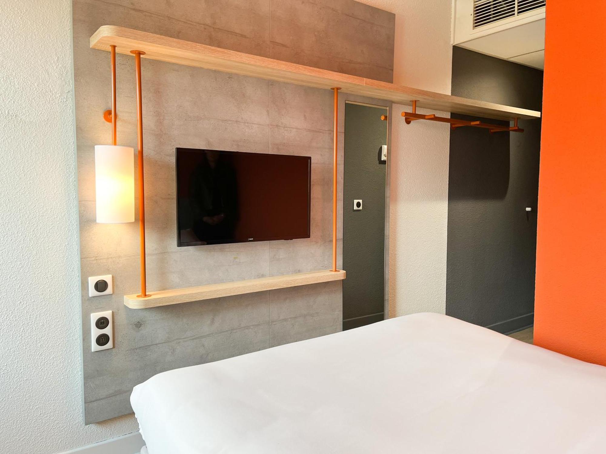 Ibis Budget Saint Christol Les Ales Exterior foto