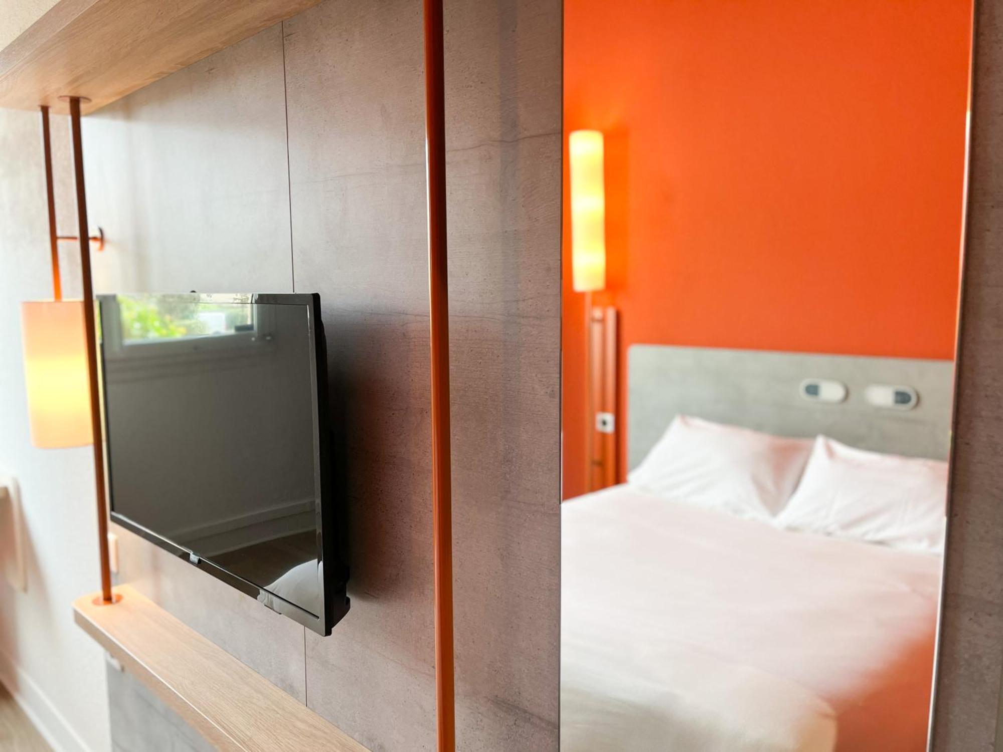 Ibis Budget Saint Christol Les Ales Exterior foto