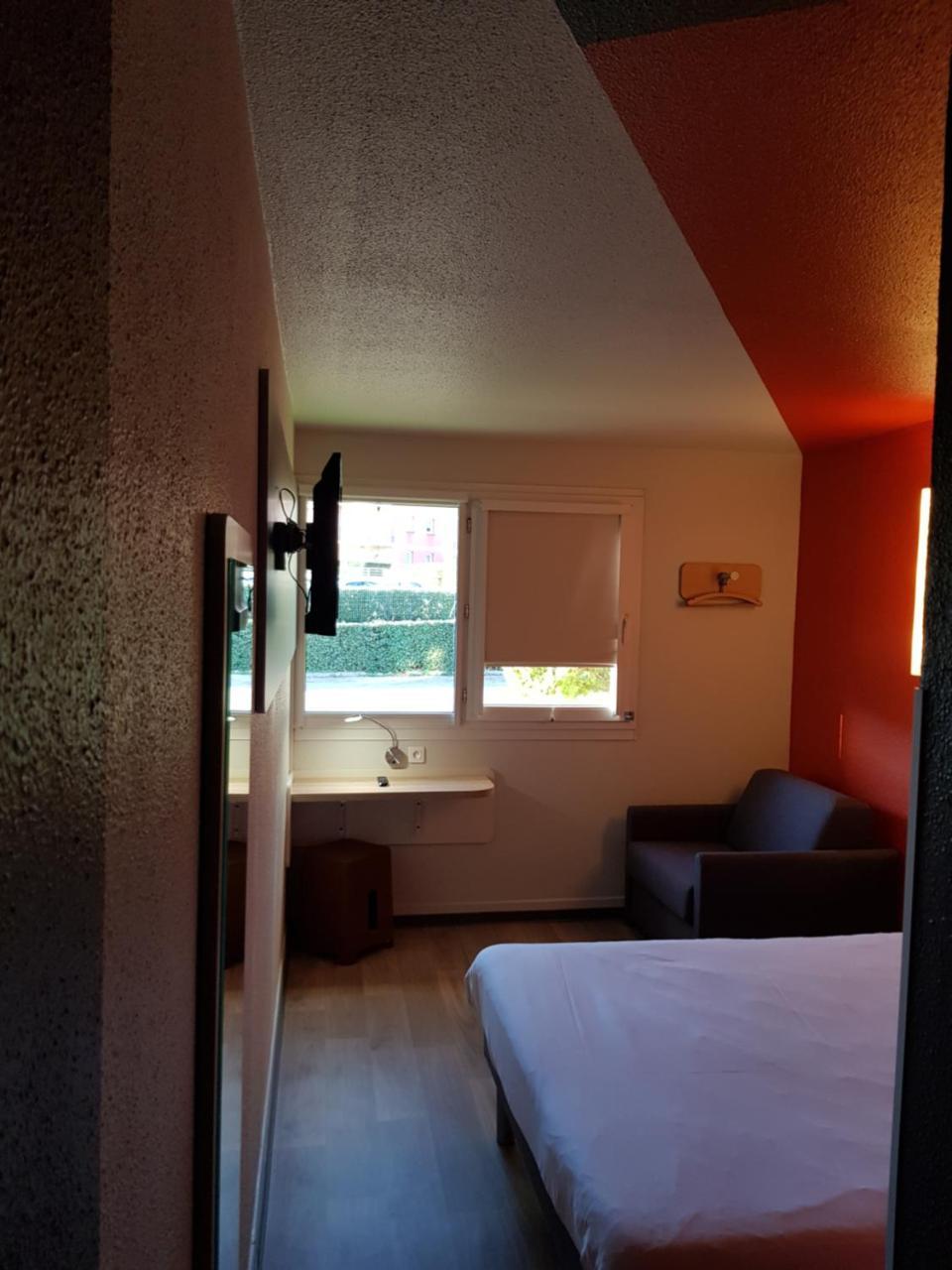Ibis Budget Saint Christol Les Ales Exterior foto